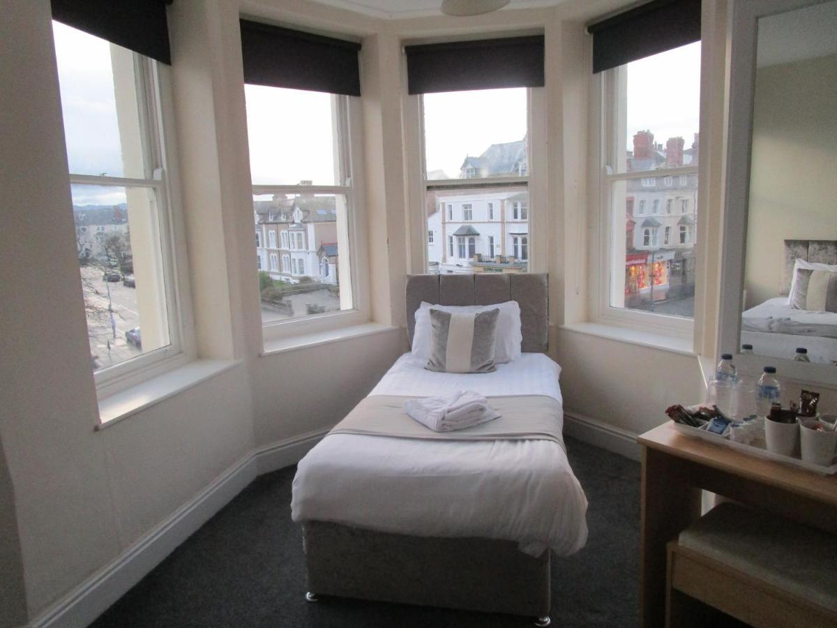 The New Alexandra Hotel Llandudno Dış mekan fotoğraf